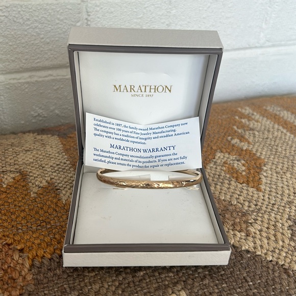 New in box 14GF bangle bracelet by Marathon - Picture 1 of 5